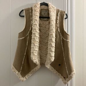 Furry Guess faux leather fashion vest